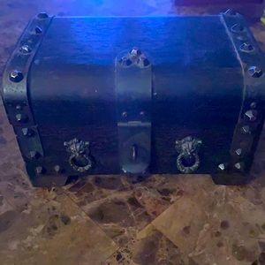 Treasure chest with lions heads LOCKABLE HASP studded metal accents chains JAPAN